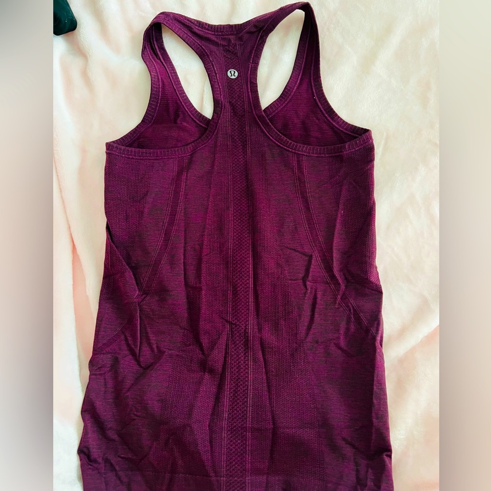 Lululemon Swiftly tank top!!